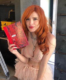 Miniatura: Bella Thorne na Instagramie. Jej profil...