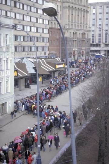 Otwarcie pierwszego McDonalda w Moskwie 