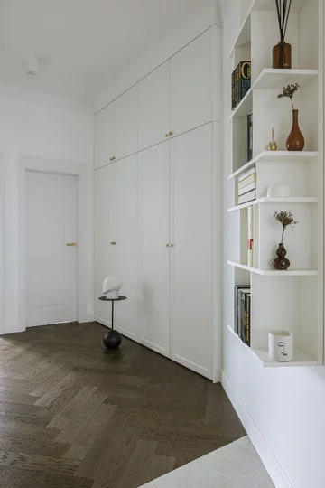 Paryski artyzm w Warszawie. Apartament w Centrum Praskim Koneser 