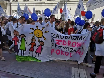 Zdjęcie z protestu lekarzy i zawodów medycznych z 1 czerwca 2019 r. 