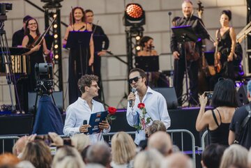 Wystawa Grzegorza Marta w&nbsp;Hotelu Nobu Warsaw pokazuje festiwal Break in&nbsp;Classic z&nbsp;perspektywy niedostępnej dla&nbsp;publiczności &ndash; pełnej emocji, skupienia i&nbsp;chwil rozgrywających się poza sceną
