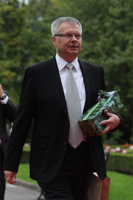 Prokurator Janusz Kaczmarek przybył na przyjęcie urodzinowe byłego prezydenta Lecha Wałęsy (fot. PAP/Piotr Wittman)