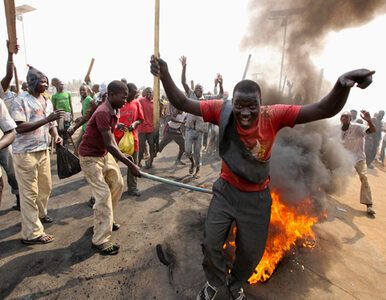 Miniatura: Nigeria: płoną barykady, trwa protest...