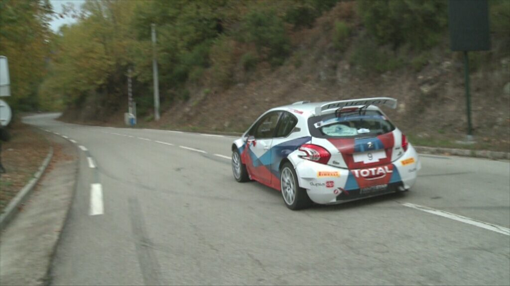 208 jak 205. Legendarny Peugeot wrócił do rajdów