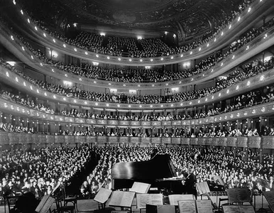 Miniatura: Metropolitan Opera we wrocławskim Heliosie