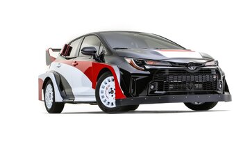 Ekstremalne Toyoty na&nbsp;targach SEMA