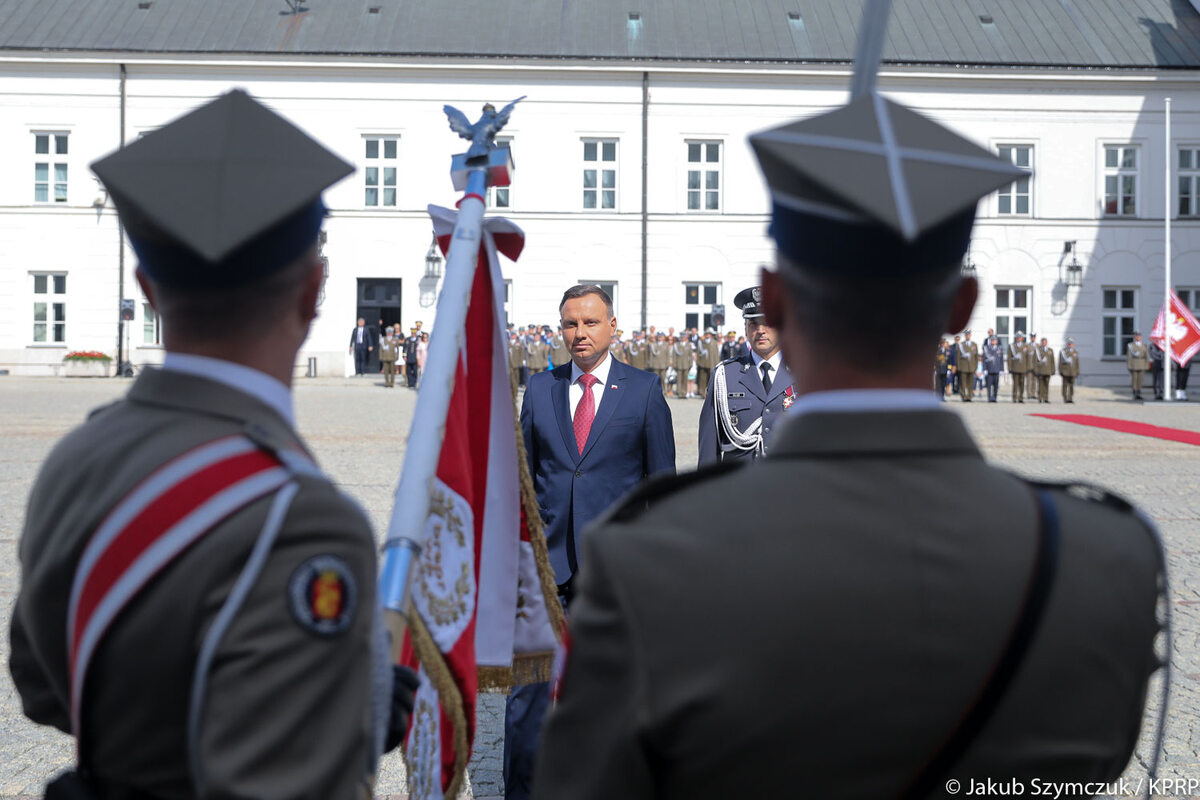 Nominacje generalskie przed Pałacem Prezydenckim 