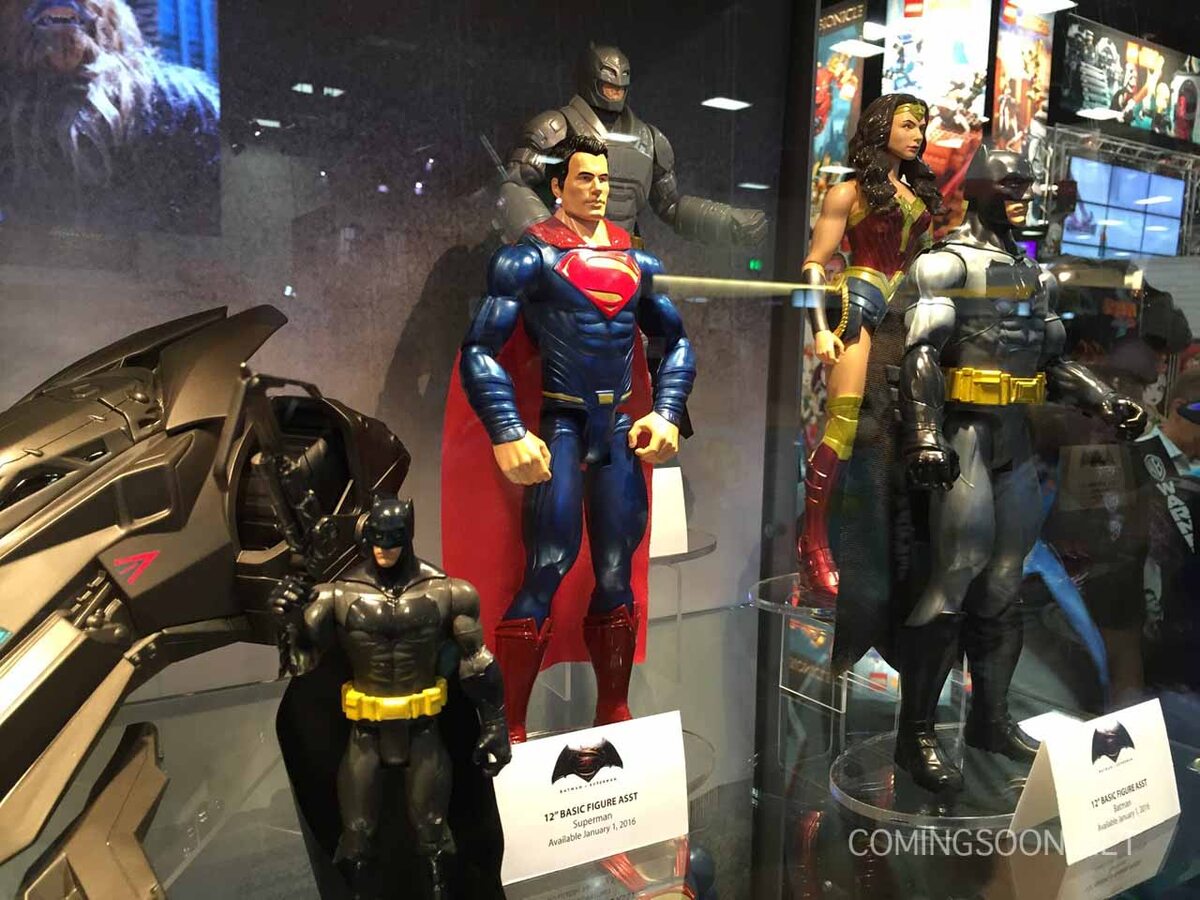 Comic-Con - Batman v Superman: Dawn of Justice (gadżety) Comic-Con - Batman v Superman: Dawn of Justice (gadżety)
