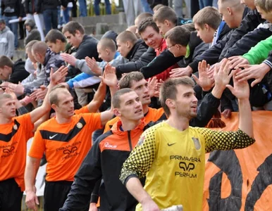 Miniatura: Piłka po polsku. "Narobili długów –...