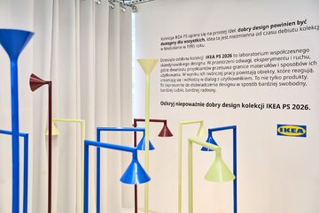 Premiera kolekcji IKEA PS 2026 w&nbsp;warszawskiej Mysiej 3&nbsp;przyciągnęła miłośnik&oacute;w designu, projektant&oacute;w i&nbsp;media. Nowa seria IKEA stawia na&nbsp;ruch, kolor i&nbsp;eksperymentalne formy we&nbsp;wnętrzach