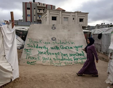 Miniatura: Naloty Izraela na domy w Rafah. 13 osób...