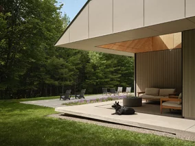 Miniatura: Ten dom ukryto w terenie. Architekci nie...