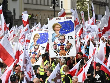 Transparenty na proteście rolników w Warszawie 