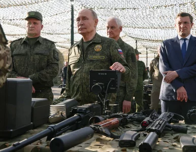 Miniatura: Dmuchany myśliwiec na manewrach Zapad....