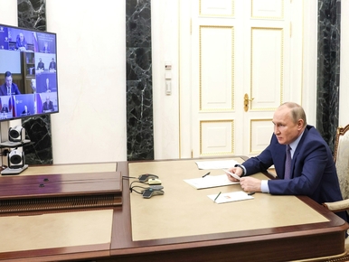 Nowe wieści z&nbsp;bunkra Putina. Dyktator bawi się w&nbsp;dowodzenie wojną