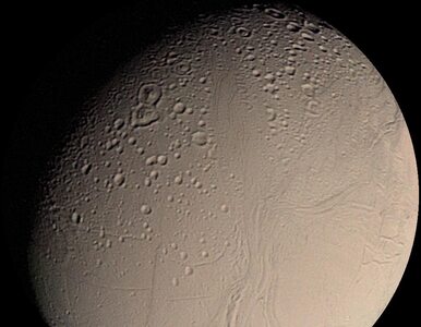 Sensacyjne odkrycie NASA. Pod lodową skorupą księżyca przy Saturnie może...