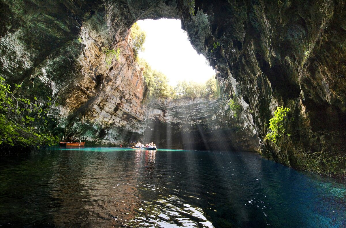 W tej jaskinii na greckiej wyspie Kefalonia (fot. kwasny221/Fotolia.pl)