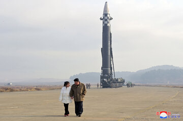 Kim Dzong Un z&nbsp;c&oacute;rką Ju Ae