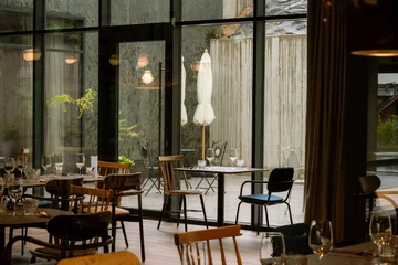 Harmony Valley Resort w Szklarskiej Porębie zaprojektowany przez Tremend to nowy hotel dla dorosłych, którego wnętrza zaprojektowano z inspiracji karkonoskim krajobrazem, lokalnym rzemiosłem i współczesnym designem 