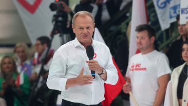Donald Tusk zawalczył o głosy kobiet. „Żeby te sprawy załatwić od ręki”