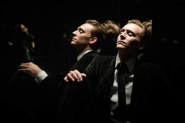 Kadr z&nbsp;filmu &bdquo;High-Rise&rdquo; (2015)