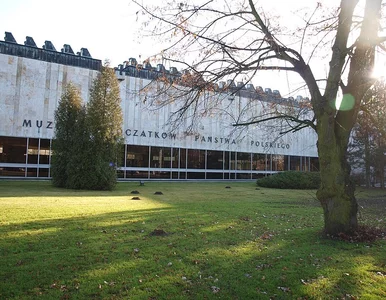 Miniatura: Memy z Jezusem i Maryją w polskim muzeum....