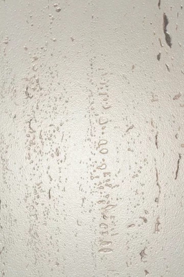 Kolekcja Echo od Tubądzin to nowoczesna interpretacja trawertynu – wyczuwalna struktura, subtelne przejścia matu i połysku oraz format 120 × 60 cm budują harmonijną, ponadczasową przestrzeń 