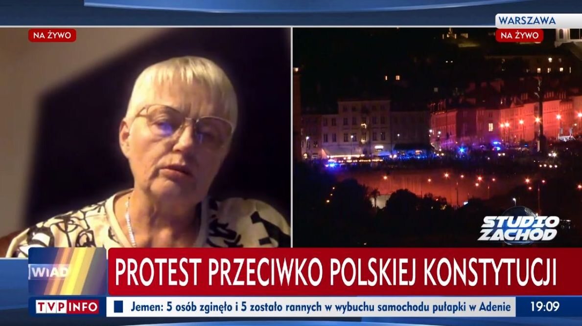 Fragmenty programu „Studio Zachód” w TVP Info i słynne „paski” 