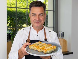 Ciasto filo ze&nbsp;szpinakiem i&nbsp;serem halloumi