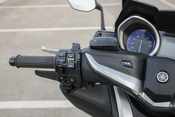 Yamaha TMax SX 