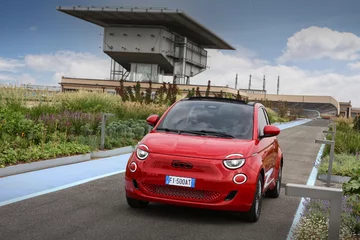 Fiat 500 (RED) 