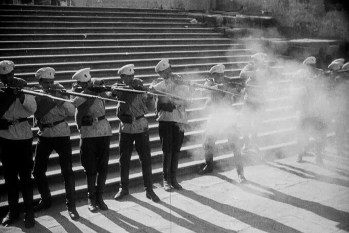 Kadr z filmu „Pancernik Potiomkin” (1925)