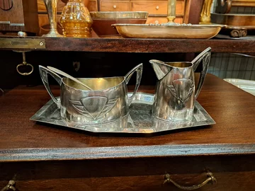 Platerowane dzbanuszek, cukiernica i taca Art deco, cukiernica, plater