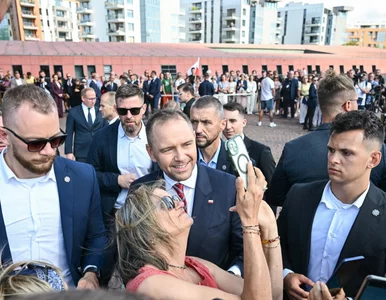 Miniatura: Poszła na spotkanie z Nawrockim. Zwróciła...