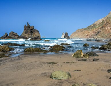 Miniatura: Piękna plaża na Kanarach otworzy się po 2...