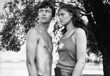 Kadr z filmu „Zielona miłość” 1978. Kadr z filmu „Zielona miłość” w reżyserii Stanisława Jędryki, n/z Jan Frycz, Joanna Pacuła