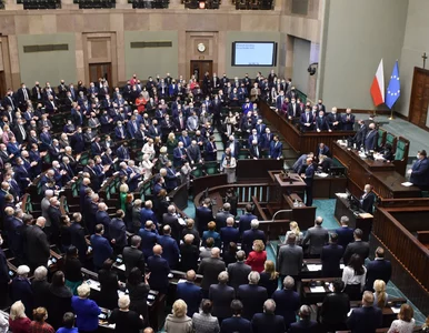 Miniatura: Uchwalona – może rozbić władzę,...