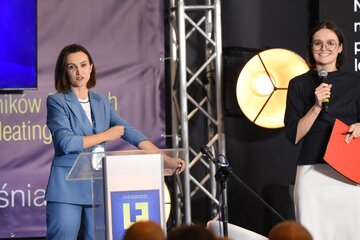 Sesja merytoryczna pt. ESG &ndash; realna szansa na&nbsp;zr&oacute;wnoważone ciepłownictwo? Od&nbsp;lewej: prelegentka Irena Dul oraz&nbsp;moderatorka Ewa Chmielewska