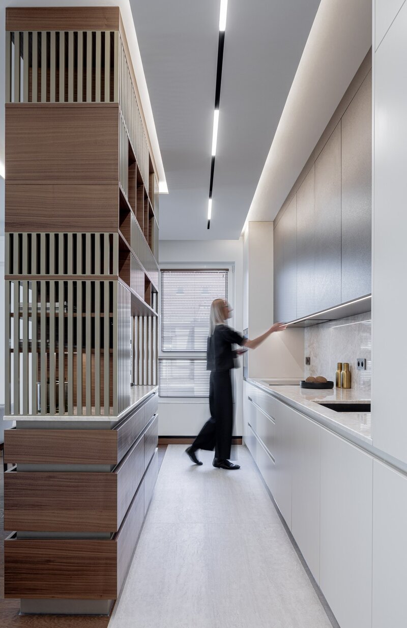 Zajrzyj do apartamentu, który koi zmysły i inspiruje do zmian