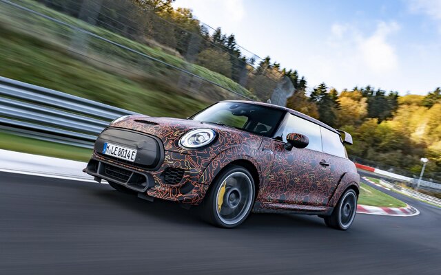 Miniatura: Elektryczne Mini John Cooper Works