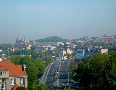 Miniatura: Grudziądz. Mężczyzna z siekierą wtargnął...