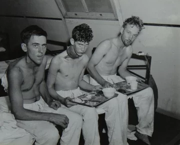 Marynarze ocalali z  USS Indianapolis 