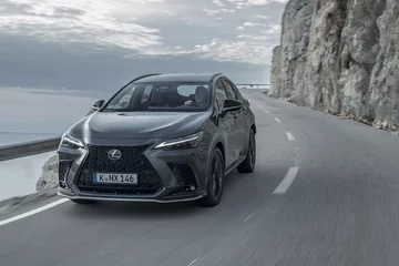 Nowy Lexus NX 450h+ 