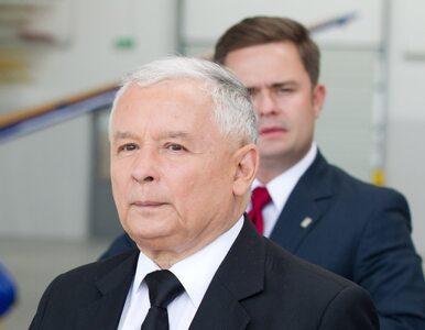 Miniatura: Nałęcz: Kaczyński używa gazu bojowego w...