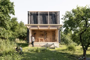 Drewniany domek na działkę, projekt BYRÓ Architekti 