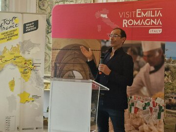 Davide Cassani na&nbsp;konferencji w&nbsp;Warszawie