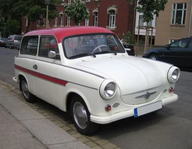 Miniatura: Blisko 150 trabantów wjechało na Hradczany