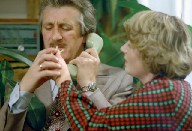 Zaczynamy od&nbsp;kultowego serialu. Pamiętasz jego tytuł?