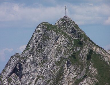 Miniatura: Przez Tatry przeszła burza, piorun uderzył...