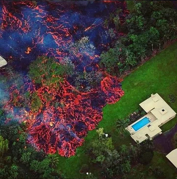 Lawa z wulkanu Kilauea widziana z lotu ptaka 